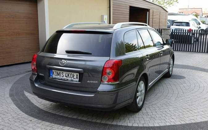 Toyota Avensis cena 17900 przebieg: 208000, rok produkcji 2006 z Nowe Miasto nad Pilicą małe 137